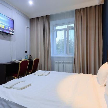 Hotel Vivaldis Ałma Ata Zewnętrze zdjęcie