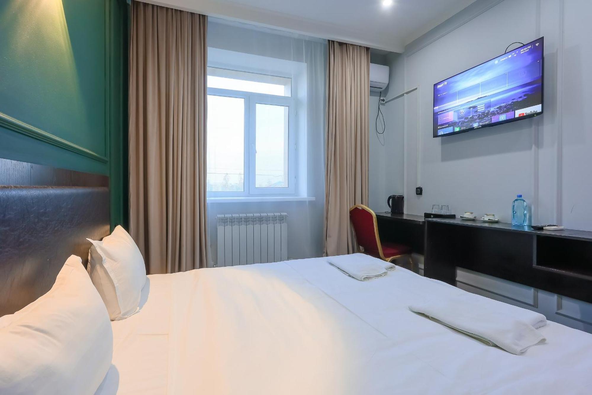 Hotel Vivaldis Ałma Ata Zewnętrze zdjęcie