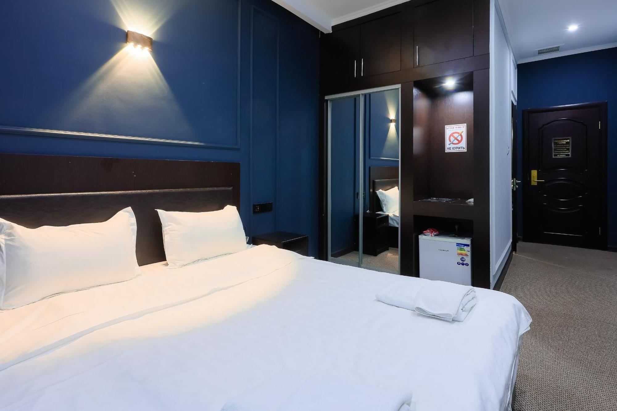 Hotel Vivaldis Ałma Ata Zewnętrze zdjęcie