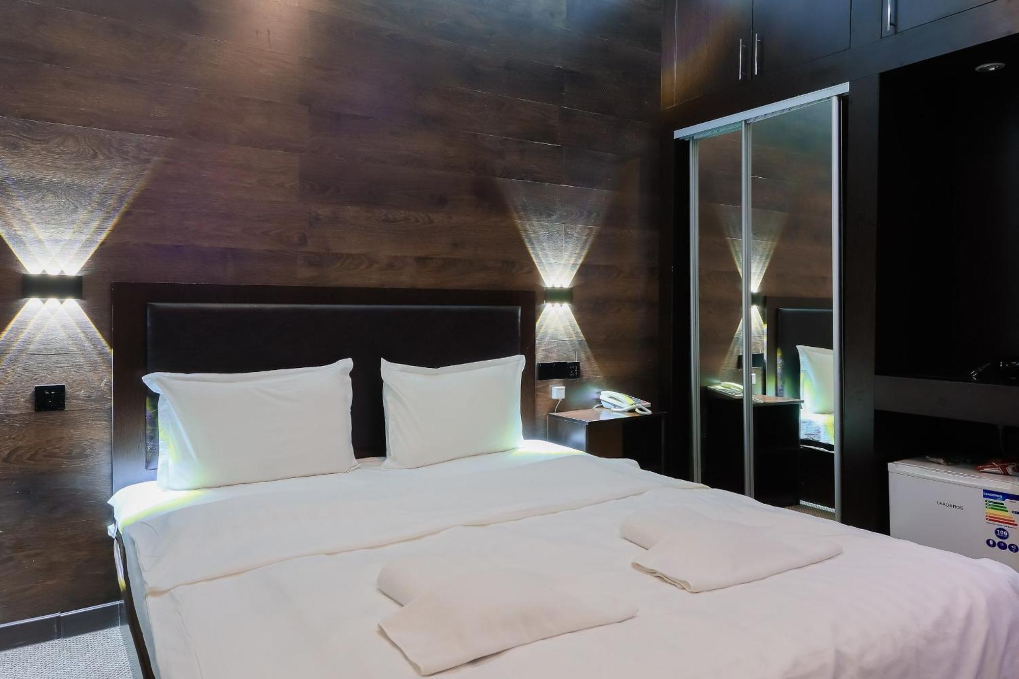 Hotel Vivaldis Ałma Ata Zewnętrze zdjęcie